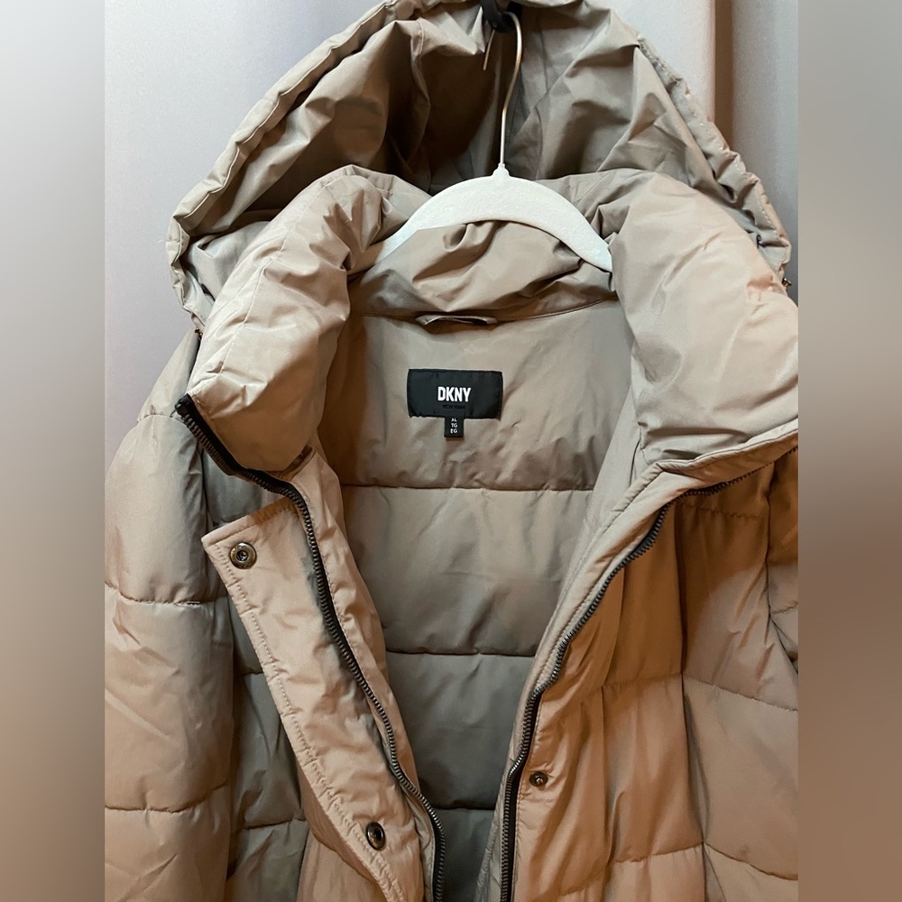 EUC DKNY XL Puffer jacket - Picture 5 of 7